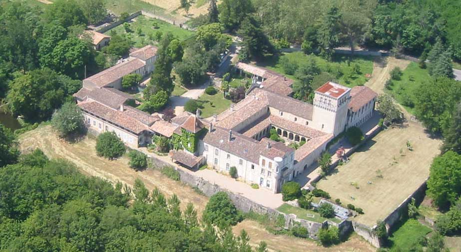 Abbaye Rivet Vue générale Argile Théâtre